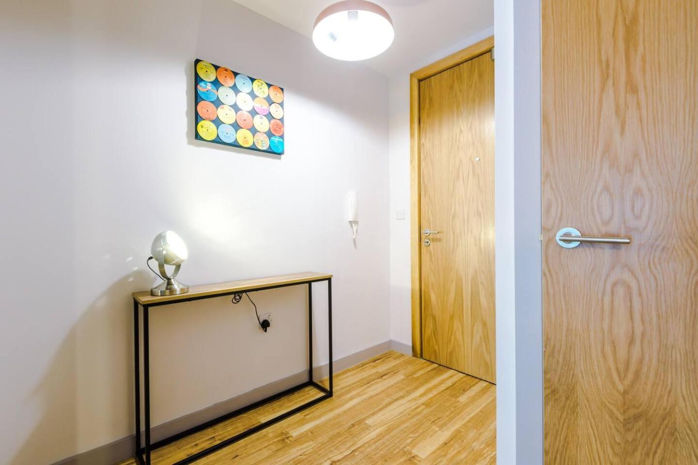 High Reviewed 1-Bed With Parking Central Location Liverpool Bagian luar foto