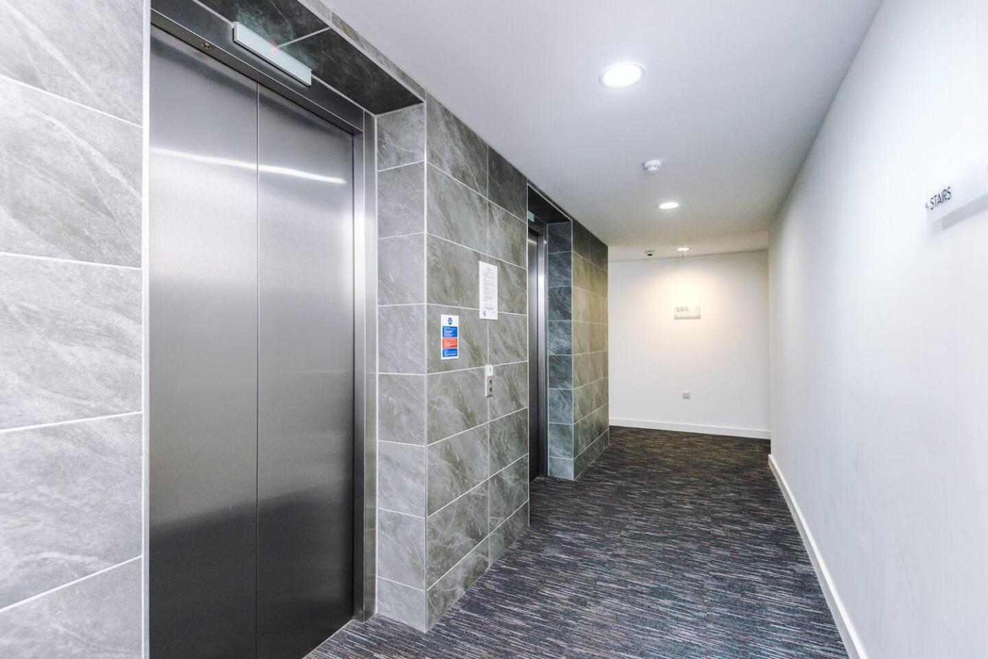 High Reviewed 1-Bed With Parking Central Location Liverpool Bagian luar foto