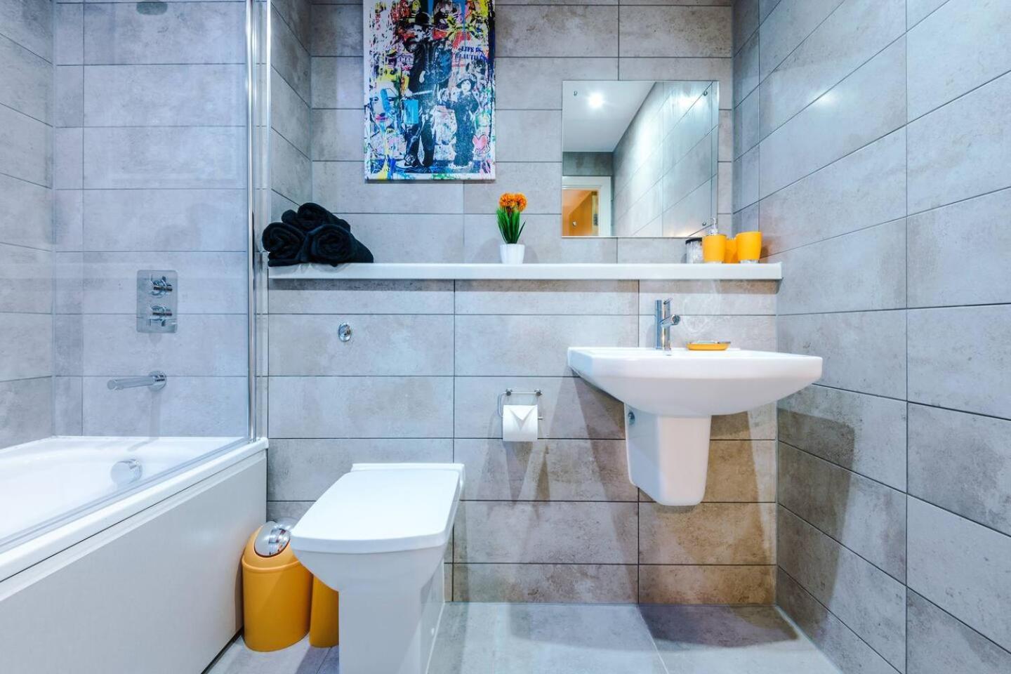 High Reviewed 1-Bed With Parking Central Location Liverpool Bagian luar foto