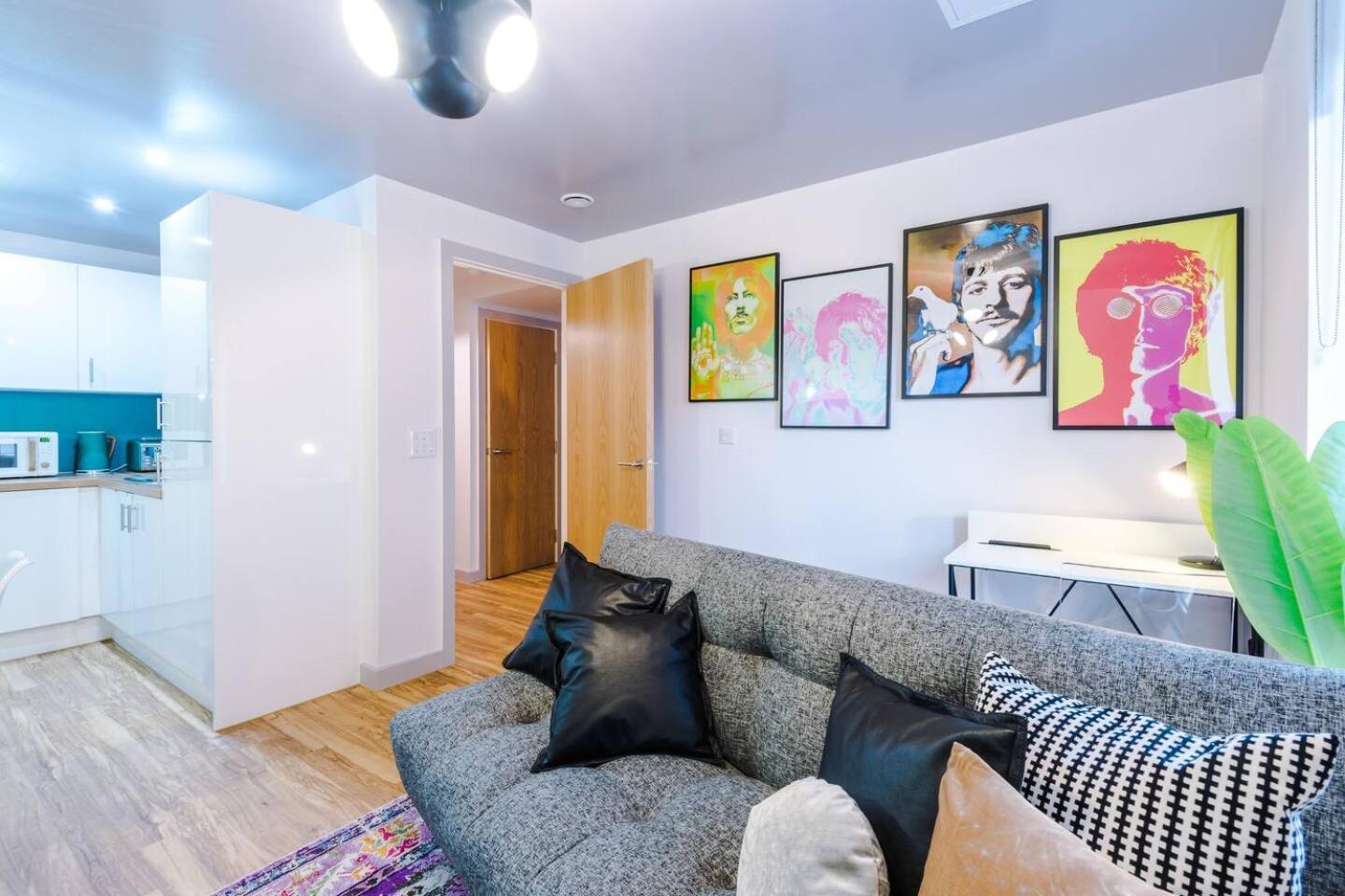 High Reviewed 1-Bed With Parking Central Location Liverpool Bagian luar foto