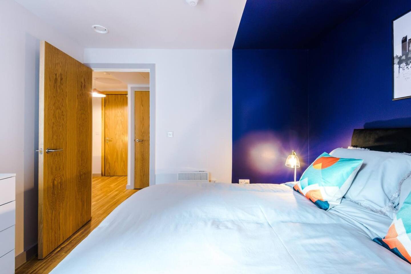 High Reviewed 1-Bed With Parking Central Location Liverpool Bagian luar foto