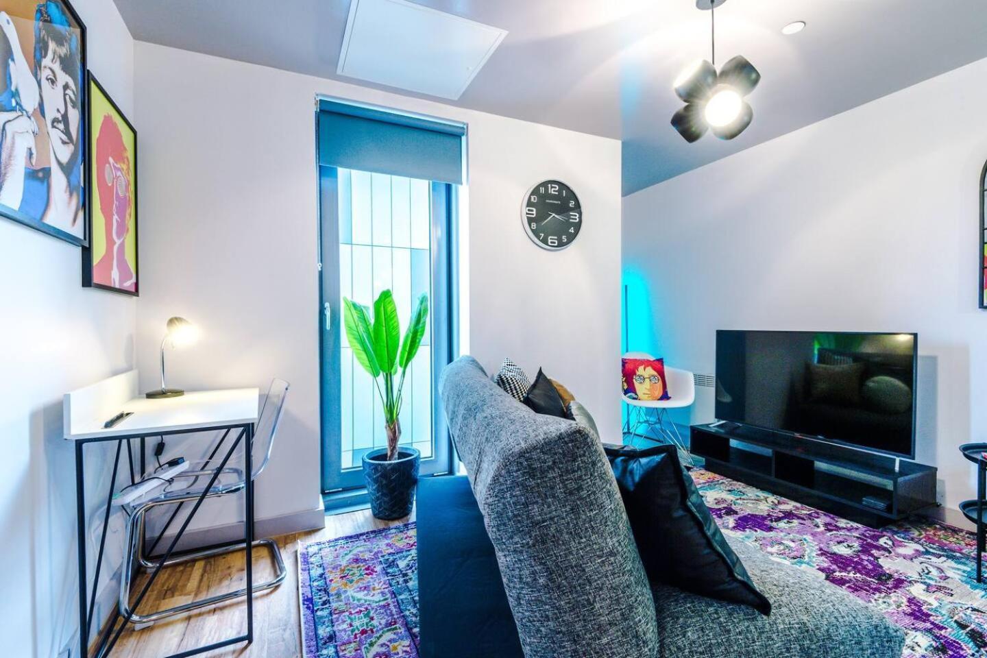 High Reviewed 1-Bed With Parking Central Location Liverpool Bagian luar foto