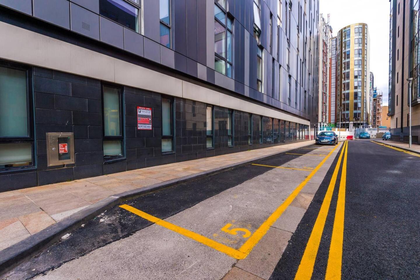 High Reviewed 1-Bed With Parking Central Location Liverpool Bagian luar foto